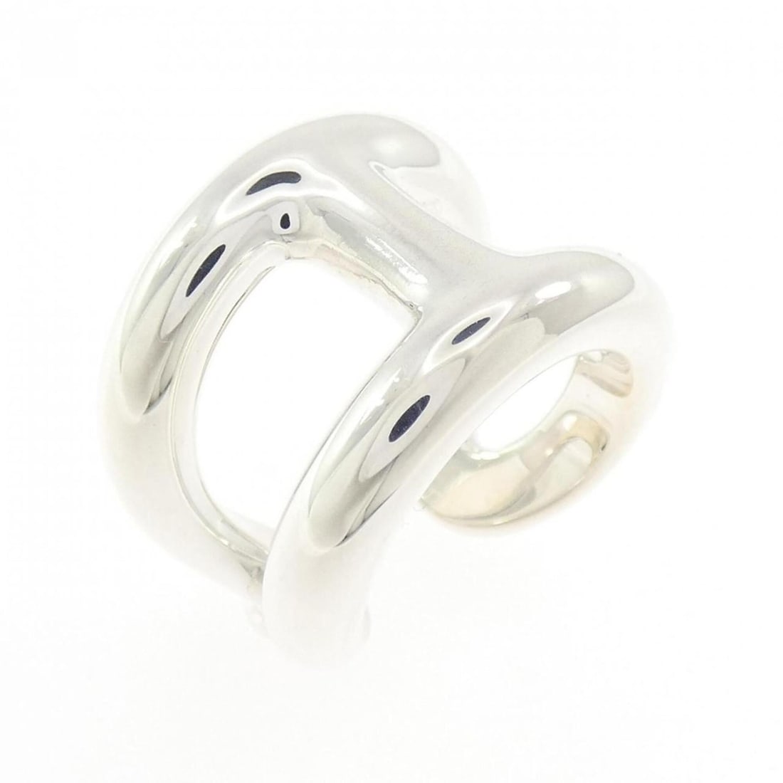 Hermes Hermès Osmo's Large Ring: --- Catalog ---Category: SizeUS Size: 4.5Brand Size: 48Category: DesignType: Band ringGender: WomenMaterial: Silver 925Category: GeneralMPN: H102536BBrand: Hermes--- Item List ---Section: ConditionRan
