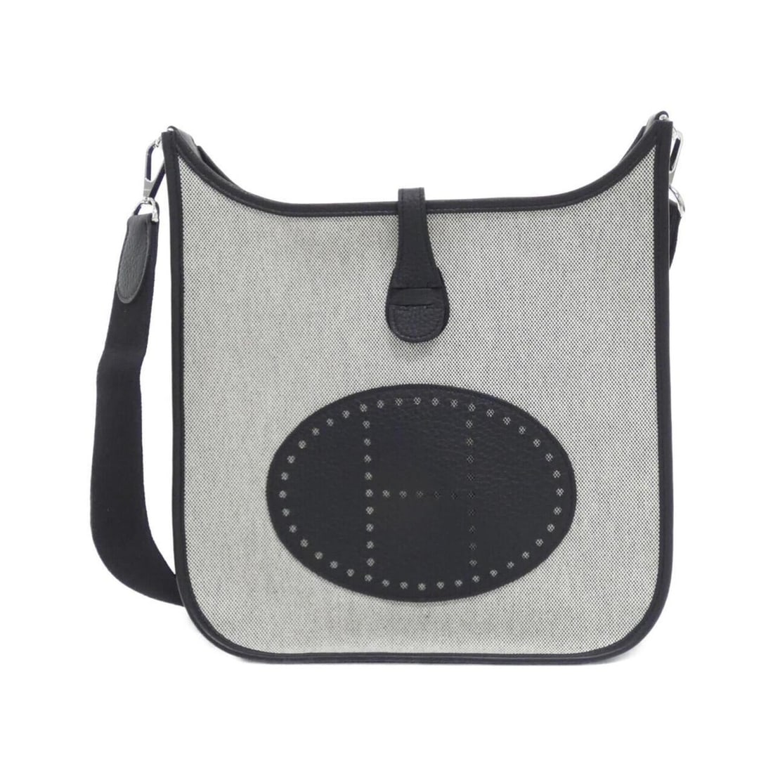 Hermes Evelyne 3 PM 085942CK Shoulder Bag: --- Catalog ---Category: SizeSize (HxWxD): 29cm x 28cm x 8cm / 11.41'' x 11.02'' x 3.14''Category: DesignType: Shoulder bagColor: Black, EcruGender: Men,WomenMaterial: Toile H , Taurillon clemence lea