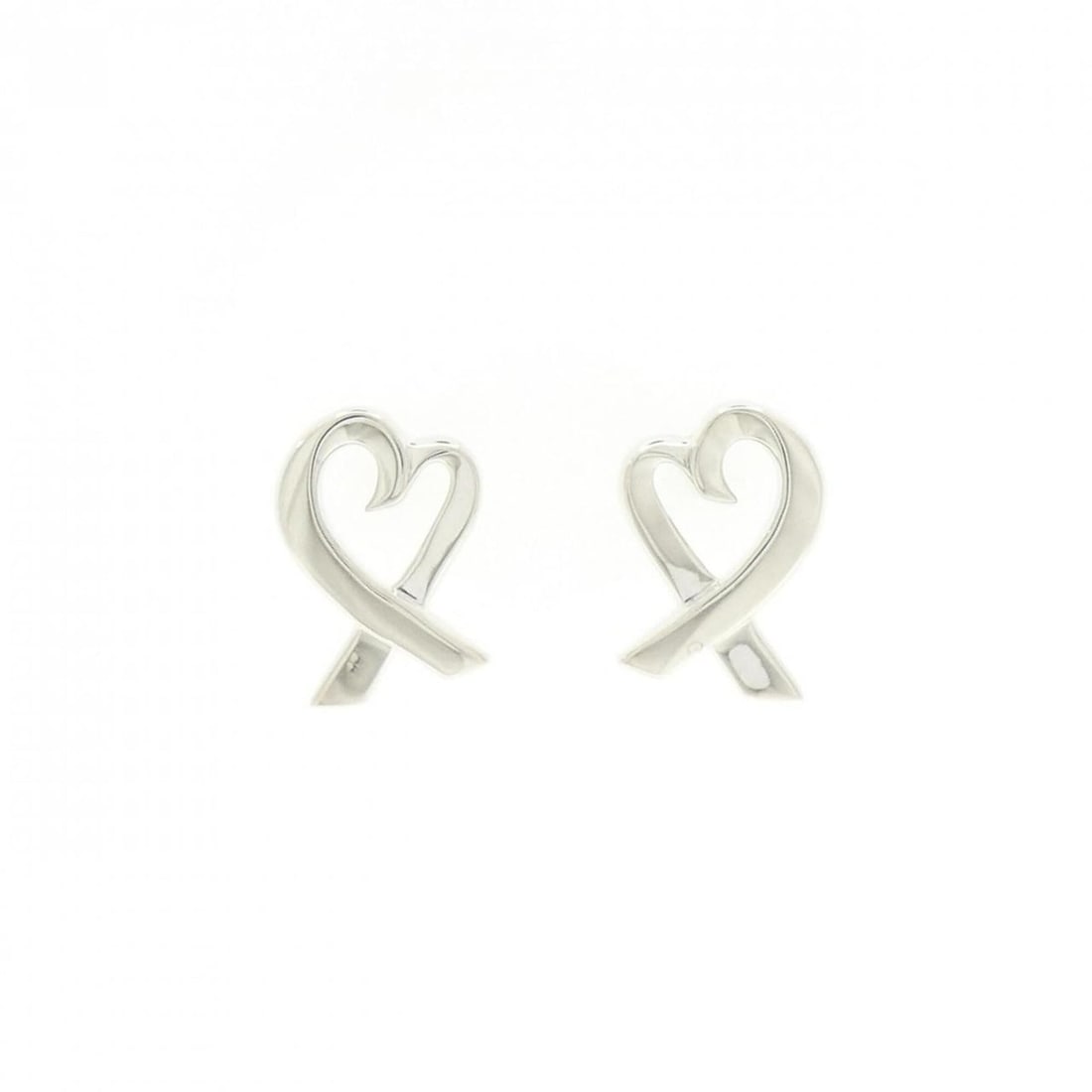 Tiffany Loving Heart Earrings: --- Catalog ---Category: SizeSize (HxWxD): 14.20mm x 10.30mm / 0.56'' x 0.41''Category: DesignType: Stud earringsGender: WomenMaterial: Silver 925Category: GeneralBrand: Tiffany--- Item List ---Sectio