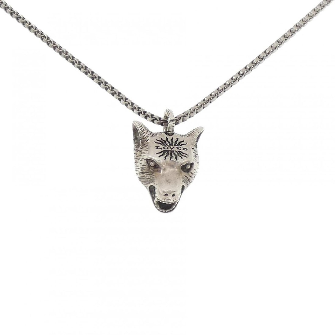 Gucci Wolf Head Necklace: --- Catalog ---Category: SizePendant Size: 31.2mm x 20mm / 1.22'' x 0.78''Neck Circumference: 51 cm - 57 cm / 20.07'' - 22.44''Category: DesignGender: Women,MenMaterial: Silver 925Pendant Type: Pendan