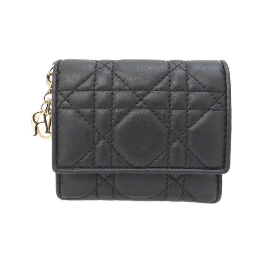 Christian Dior Lady Lotus Wallet S0181ONMJ: --- Catalog ---Category: SizeSize (HxWxD): 9cm x 10cm x 2cm / 3.54'' x 3.93'' x 0.78''Category: DesignType: Chain/Shoulder walletColor: BlackGender: WomenMaterial: Leather Leather/Fur Type: LambskinCa
