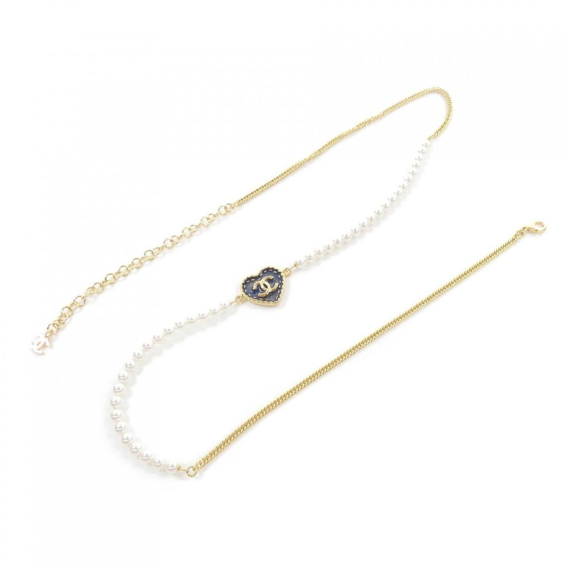 Chanel belt: --- Catalog ---Category: SizeLength: 75cm - 86.5cm / 29.52'' - 34.05''Category: DesignType: Standard beltColor: Gold, WhiteGender: WomenCategory: GeneralBrand: Chanel--- Item List ---Section: