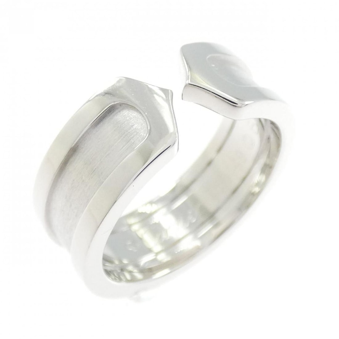 Cartier C2 Small Ring: --- Catalog ---Category: SizeUS Size: 5Brand Size: 49Category: DesignType: Band ringGender: WomenMaterial: White gold (18K)Category: GeneralMPN: B4040500Brand: Cartier--- Item List ---Section: