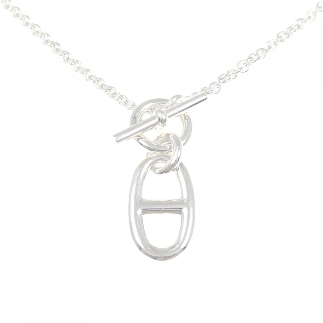 Hermes Hermès Chaine d'Ancre Necklace: --- Catalog ---Category: SizePendant Size: 29.7mm x 11.3mm / 1.16'' x 0.44''Neck Circumference: 41 cm / 16.14''Category: DesignColor: SilverGender: WomenMaterial: Silver 925Pendant Type: