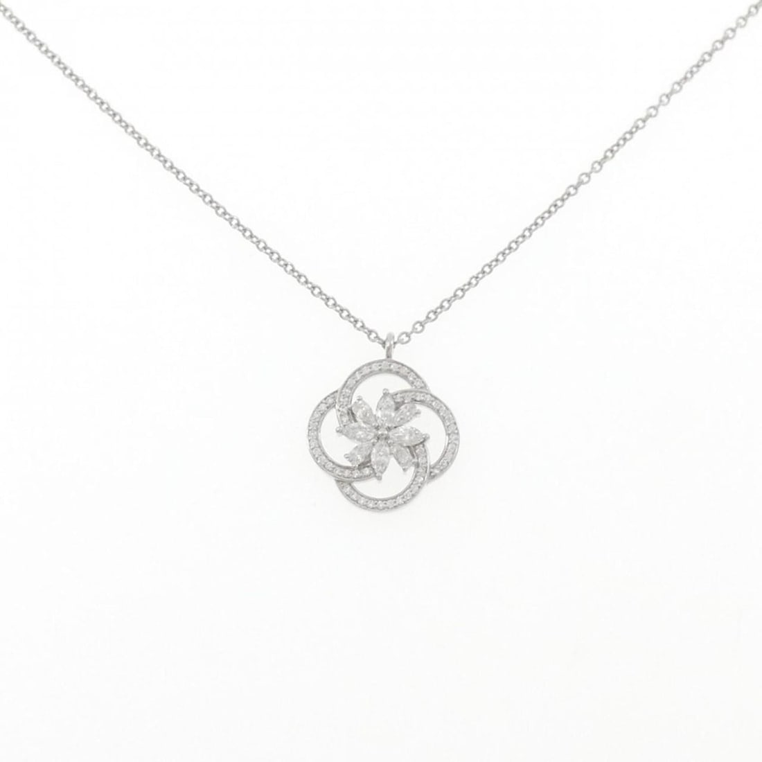 Tiffany Victoria Cluster Necklace: --- Catalog ---Category: SizePendant Size: 15.3mm x 12.6mm / 0.6'' x 0.49''Neck Circumference: 41 cm / 16.14''Category: DesignStone: DiamondGender: WomenMaterial: Platinum 950Pendant Type:
