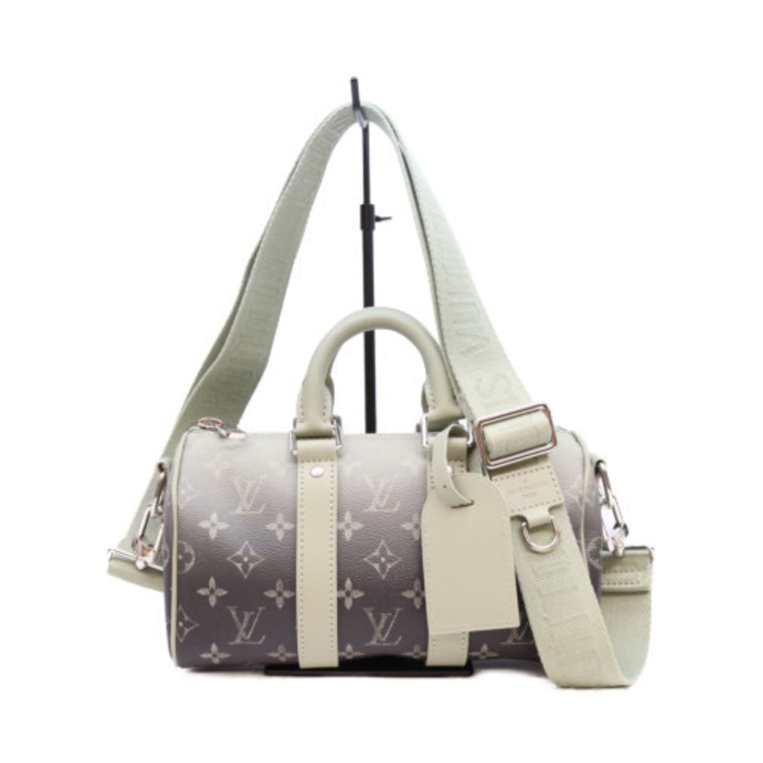 LOUIS VUITTON M11591 Monogram Gradient LVFALL Keepall Bandoulière 25 Boston Bag, Khaki Green, Men's: --- Catalog ---Category: SizeSize (HxWxD): 15cm x 25cm x 11cm / 5.9'' x 9.84'' x 4.33''Category: DesignType: Boston bagColor: Green, KhakiGender: MenMaterial: Monogram Category: GeneralBrand: Louis Vu