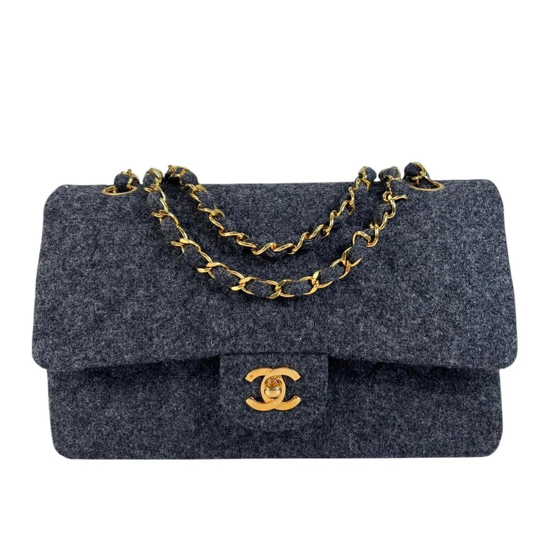 CHANEL Matelassé A01113 Shoulder Bag, Wool, Gray, Women's, Chain Coco Mark: --- Catalog ---Category: SizeSize (HxWxD): 17cm x 25cm x 7cm / 6.69'' x 9.84'' x 2.75''Strap Length: 54cm - 90cm / 21.25'' - 35.43''Category: DesignType: Shoulder bagColor: GrayGender: WomenMaterial: 
