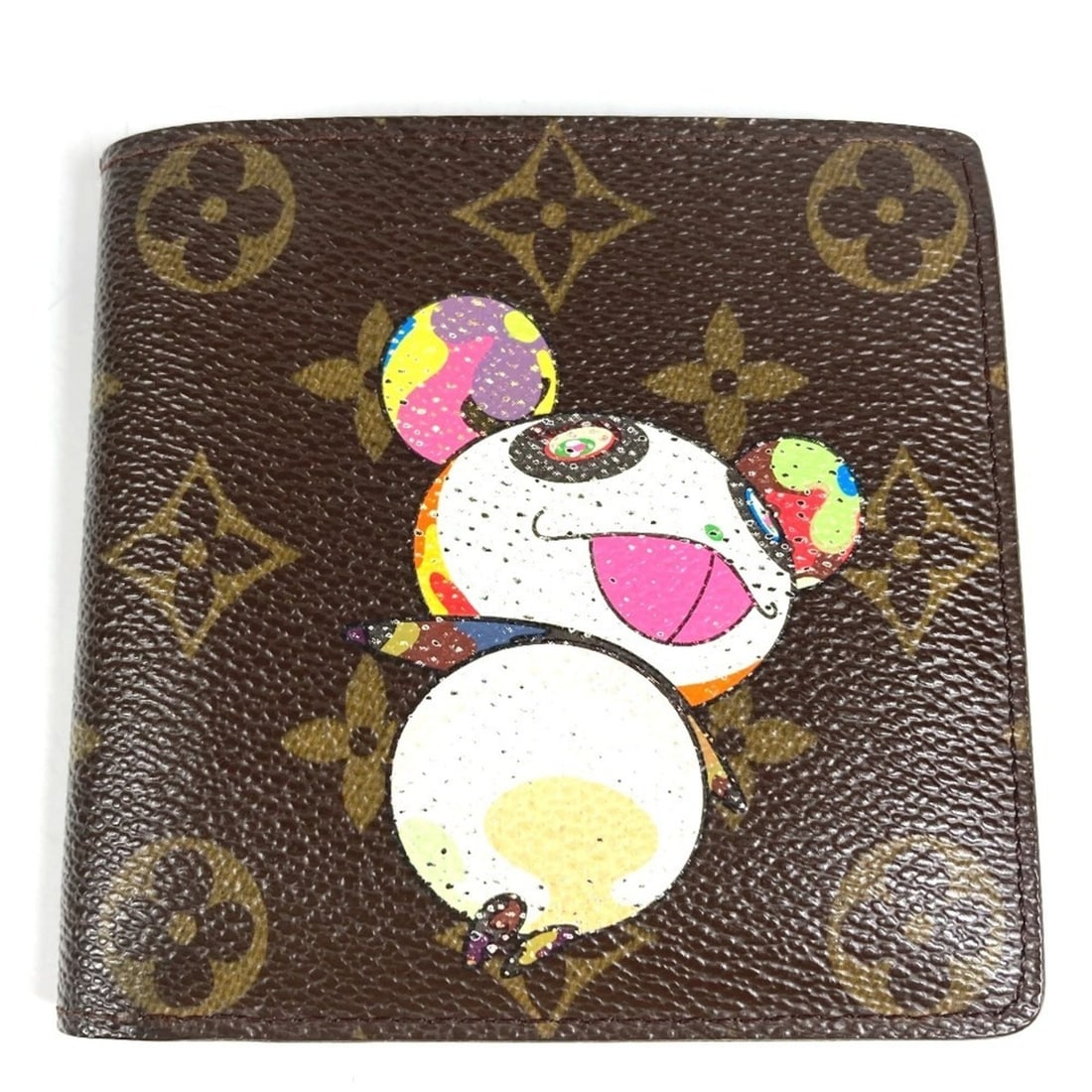 LOUIS VUITTON M61666 Monogram Panda Portefeuille Cartes Crédit Monnaie Compact Wallet, Bi-fold: --- Catalog ---Category: SizeSize (HxWxD): 10.5cm x 10.5cm / 4.13'' x 4.13''Category: DesignType: Wallet (bi-fold)Color: Brown, Monogram PandaGender: Men,Women,UnisexMaterial: Monogram Category: Gener