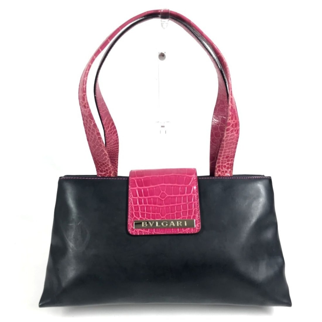 BVLGARI Bulgari Logo Shoulder Bag Handbag Rubber Leather Women's Black: --- Catalog ---Category: SizeSize (HxWxD): 16cm x 30cm x 8.5cm / 6.29'' x 11.81'' x 3.34''Category: DesignType: Handbag, Shoulder bagColor: Black, PinkGender: WomenMaterial: Rubber , Leather Category: