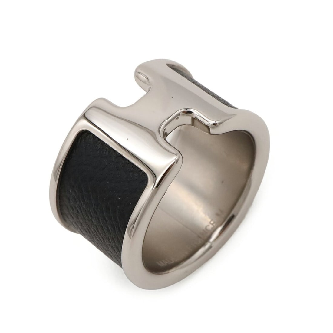 HERMES Olympe GM Ring, Metal, Veau Madame Leather, Silvery Black, Japanese Size Approx. 1: --- Catalog ---Category: SizeJP Size: 15US Size: 7.5Category: DesignType: Band ringColor: Black, SilverGender: Women,MenMaterial: MetalCategory: GeneralBrand: HermesCountry of Origin: Japan--- Item Li