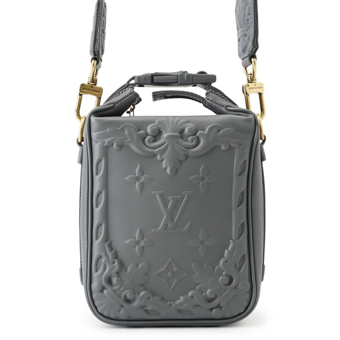 Louis Vuitton shoulder bag, calf leather, cruiser style, M21812. Monogram handbag for men.: --- Catalog ---Category: SizeWeight: 710g / 1.56lb.Size (HxWxD): 20cm x 16cm x 8cm / 7.87'' x 6.29'' x 3.14''Strap Length: 90cm - 133cm / 35.43'' - 52.36''Category: DesignType: Handbag, Shoulder bagCo