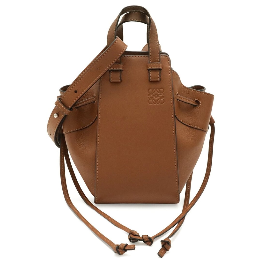 LOEWE Hammock Drawstring Bag Mini Handbag Shoulder Leather Tan Brown 314.12.V07: --- Catalog ---Category: SizeSize (HxWxD): 19.5cm x 24cm x 15cm / 7.67'' x 9.44'' x 5.9''Category: DesignType: Handbag, Shoulder bagColor: BrownGender: WomenMaterial: Leather Category: GeneralLine: Ha