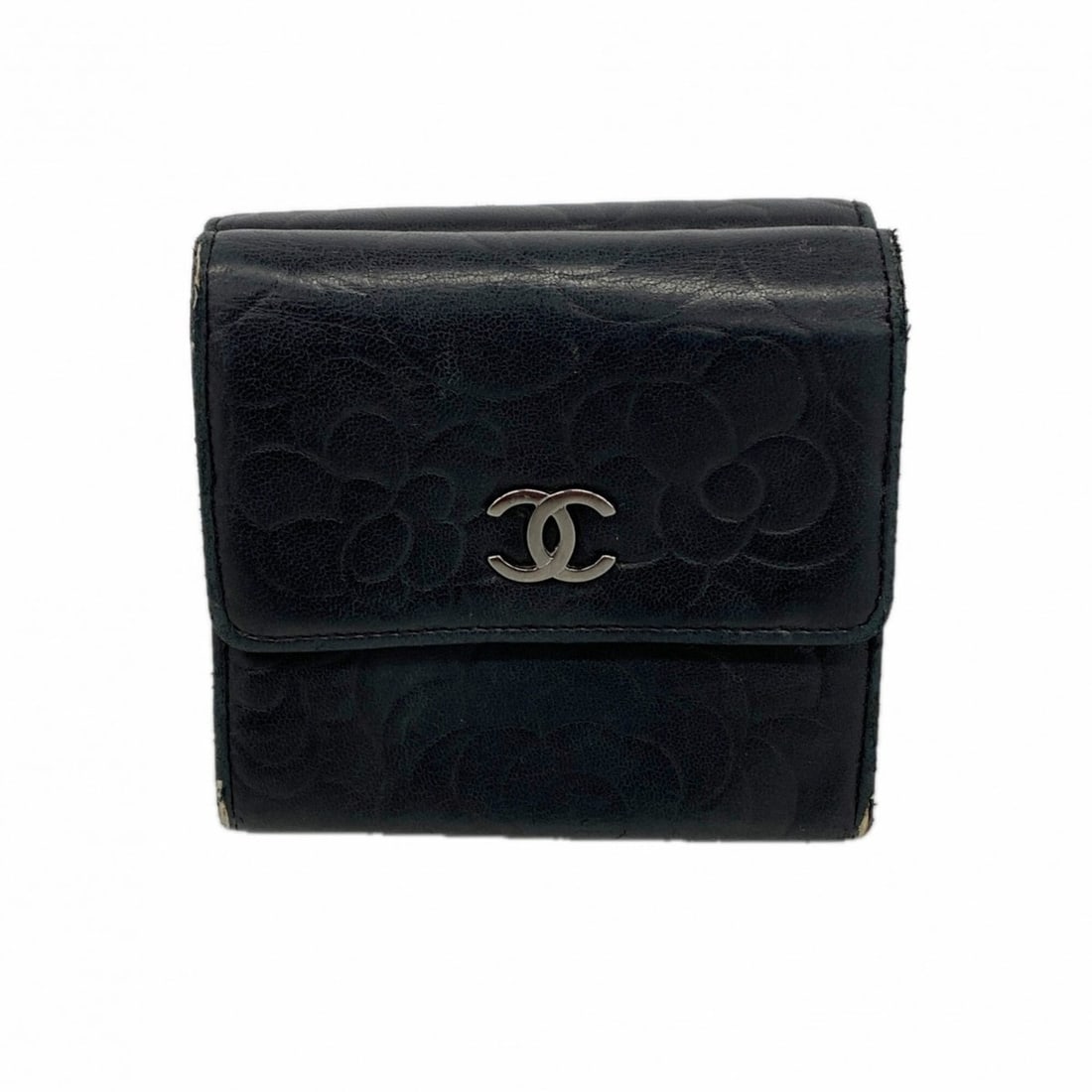 Chanel Tri-fold Wallet Camellia Lambskin Black Women's: --- Catalog ---Category: SizeSize (HxWxD): 9.5cm x 10cm x 3.5cm / 3.74'' x 3.93'' x 1.37''Category: DesignType: Wallet (tri-fold)Color: BlackGender: WomenMaterial: Leather Leather/Fur Type: LambskinCa