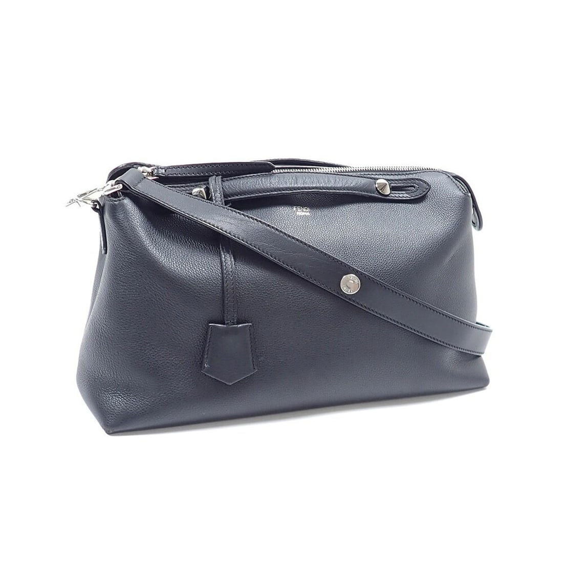 Fendi By The Way Large Handbag for Women, Black Leather, 8BL125-GZ3: --- Catalog ---Category: SizeSize (HxWxD): 21cm x 33cm x 15cm / 8.26'' x 12.99'' x 5.9''Category: DesignType: HandbagColor: BlackGender: WomenMaterial: Leather Category: GeneralBrand: Fendi--- Item Li
