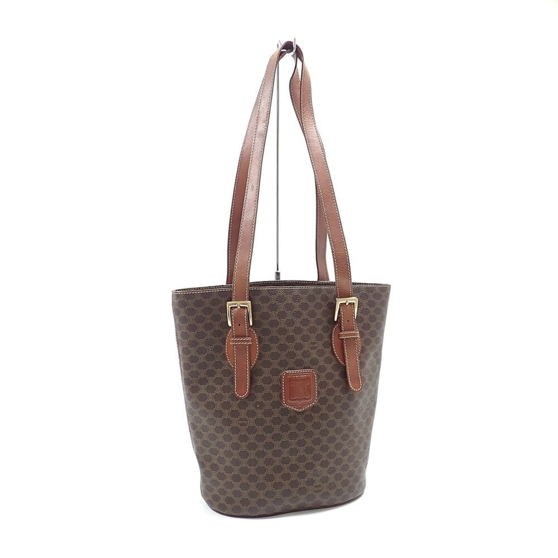 Celine Macadam Shoulder Bag for Women, Brown Leather MC98/1: --- Catalog ---Category: SizeSize (HxWxD): 26.5cm x 20cm x 12cm / 10.43'' x 7.87'' x 4.72''Category: DesignType: Shoulder bagColor: BrownGender: WomenMaterial: Leather Category: GeneralLine: MacadamBr