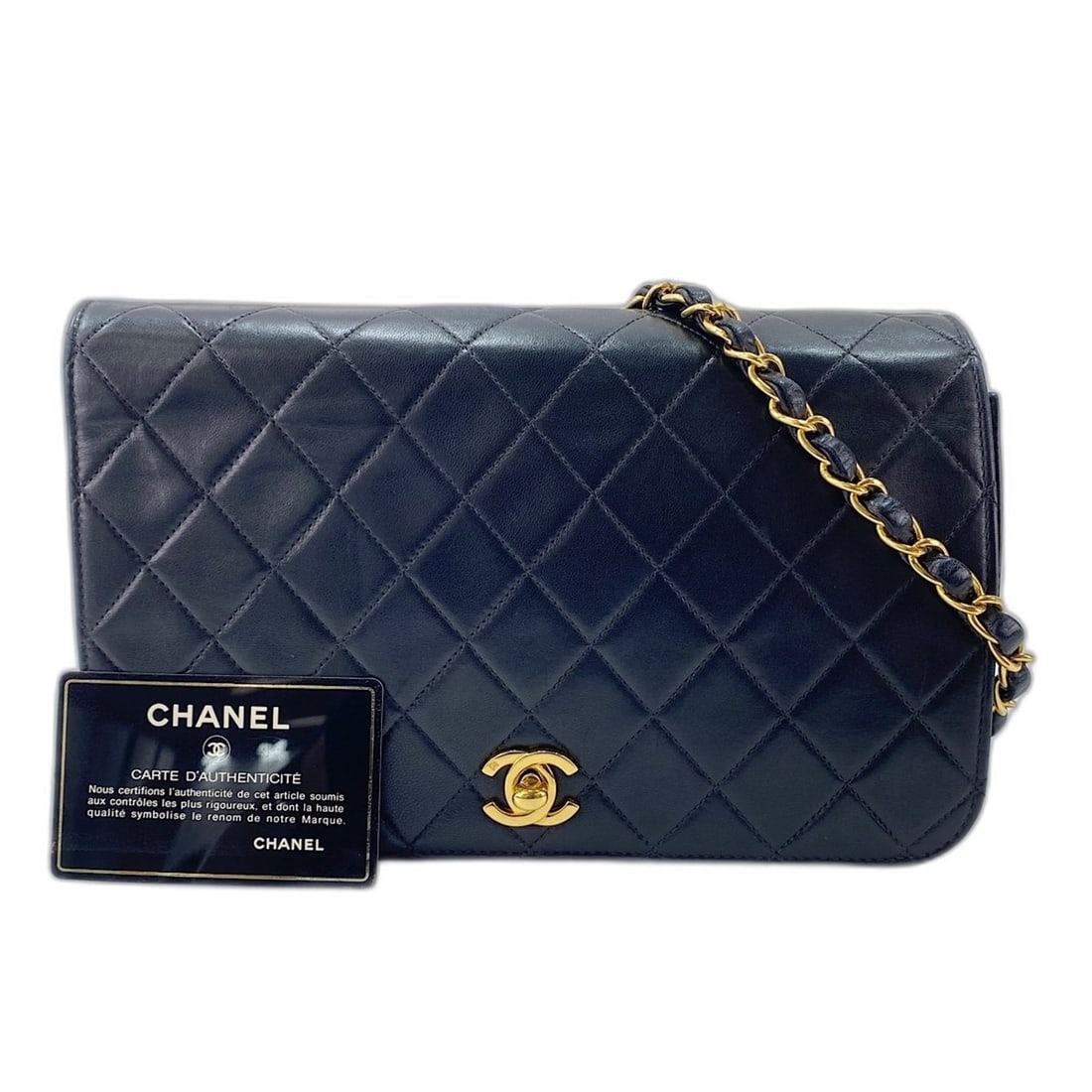 Chanel Matelassé Shoulder Bag, Lambskin, Black: --- Catalog ---Category: SizeSize (HxWxD): 15cm x 24cm x 4cm / 5.9'' x 9.44'' x 1.57''Category: DesignType: Shoulder bagColor: BlackGender: WomenMaterial: Leather Category: GeneralBrand: Chanel--- Ite