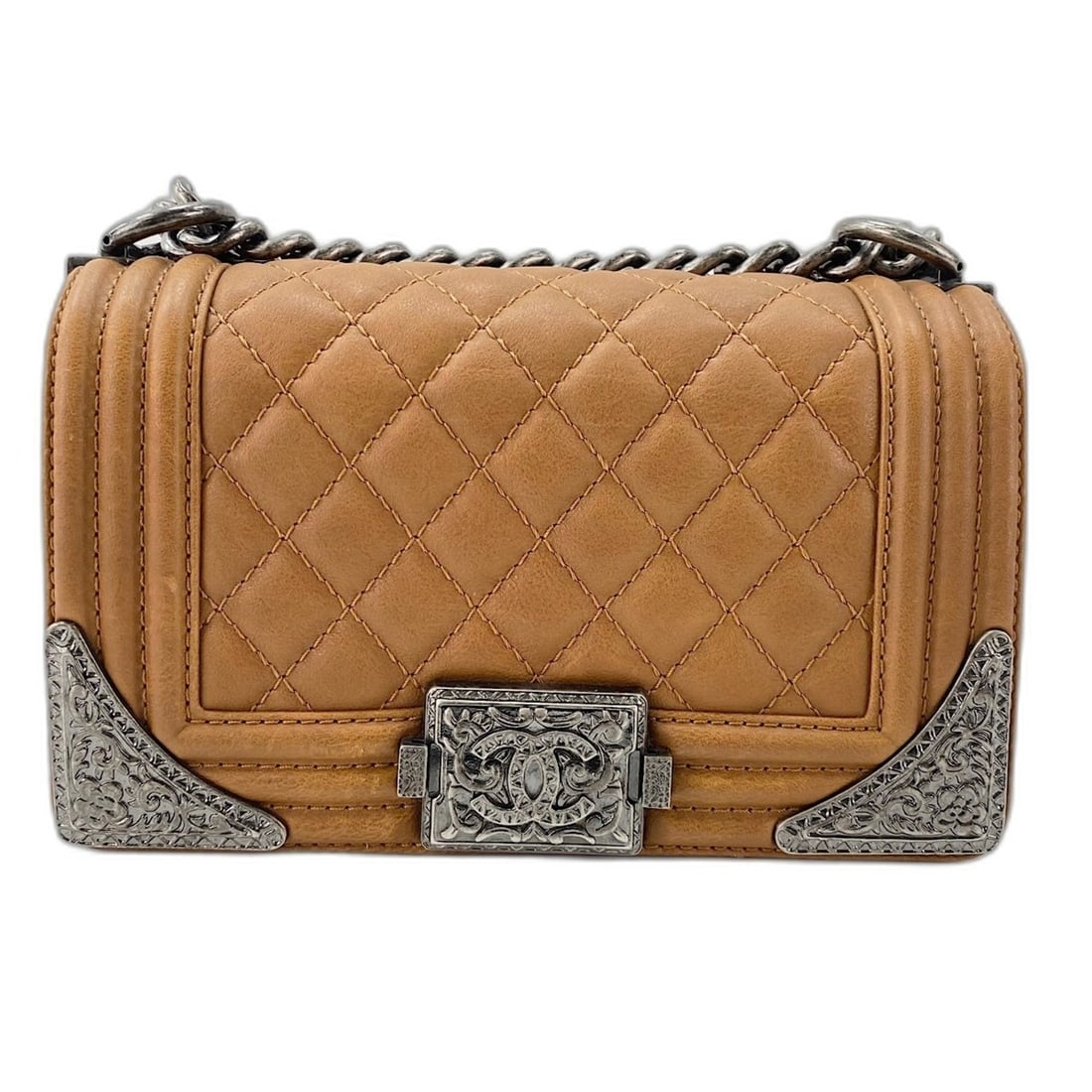 Chanel Boy Shoulder Bag, Brown: --- Catalog ---Category: SizeSize (HxWxD): 11.5cm x 20cm x 6cm / 4.52'' x 7.87'' x 2.36''Strap Length: 112cm / 44.09''Category: DesignType: Shoulder bagColor: BrownGender: WomenCategory: GeneralLine: 