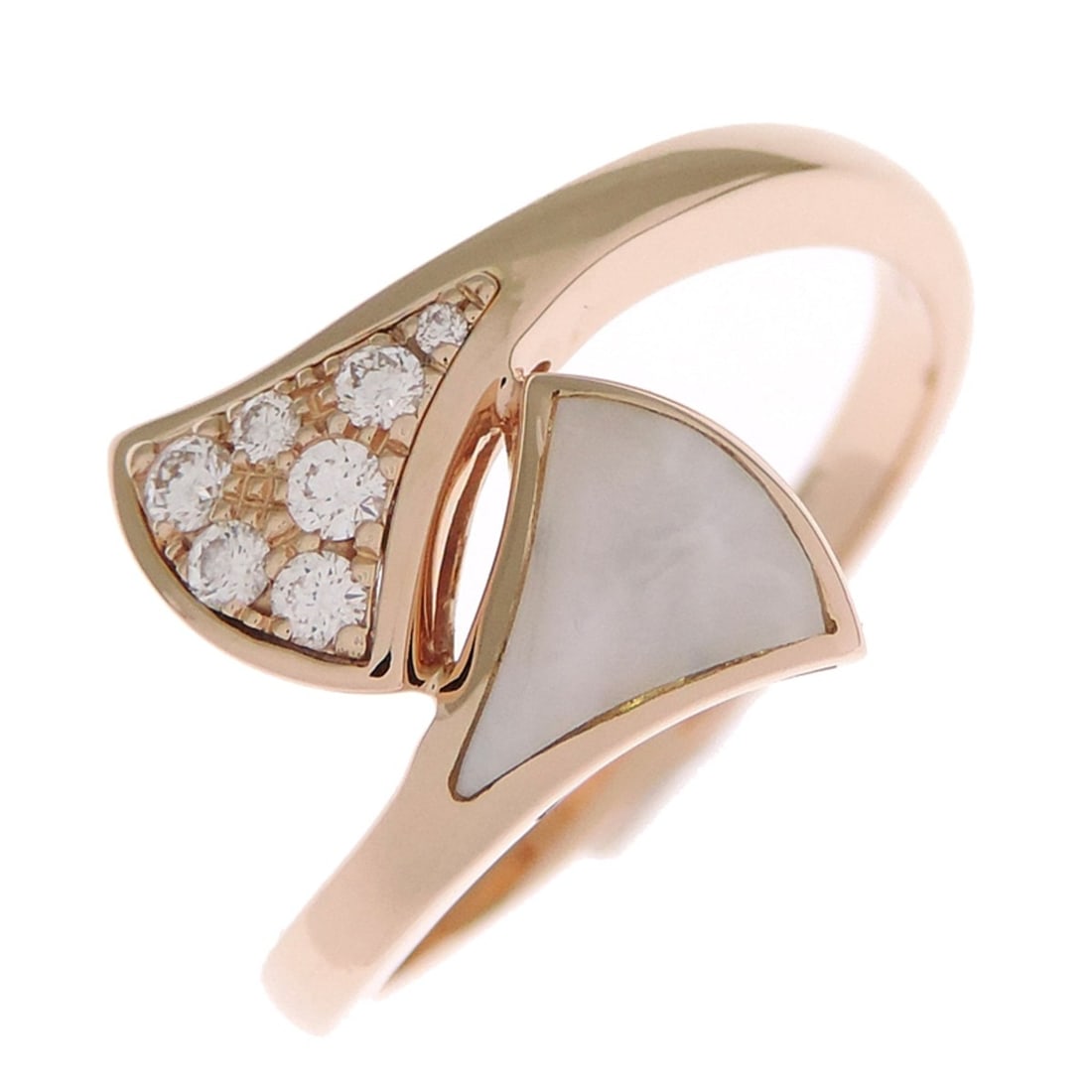 Bvlgari Diva Dream Diamond Mother-of-Pearl Women's Ring 350726 750 Pink Gold White: --- Catalog ---Category: SizeJP Size: 9US Size: 5Category: DesignType: Band ringColor: Pink, WhiteStone: Diamond, Mother of pearlGender: WomenMaterial: Pink gold (18K)Category: GeneralMPN: 350726Brand