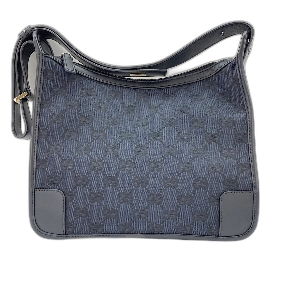 Gucci shoulder bag, brown: --- Catalog ---Category: SizeSize (HxWxD): 20cm x 23cm x 6cm / 7.87'' x 9.05'' x 2.36''Strap Length: 39cm - 49cm / 15.35'' - 19.29''Category: DesignType: Shoulder bagColor: BrownGender: WomenCategory: