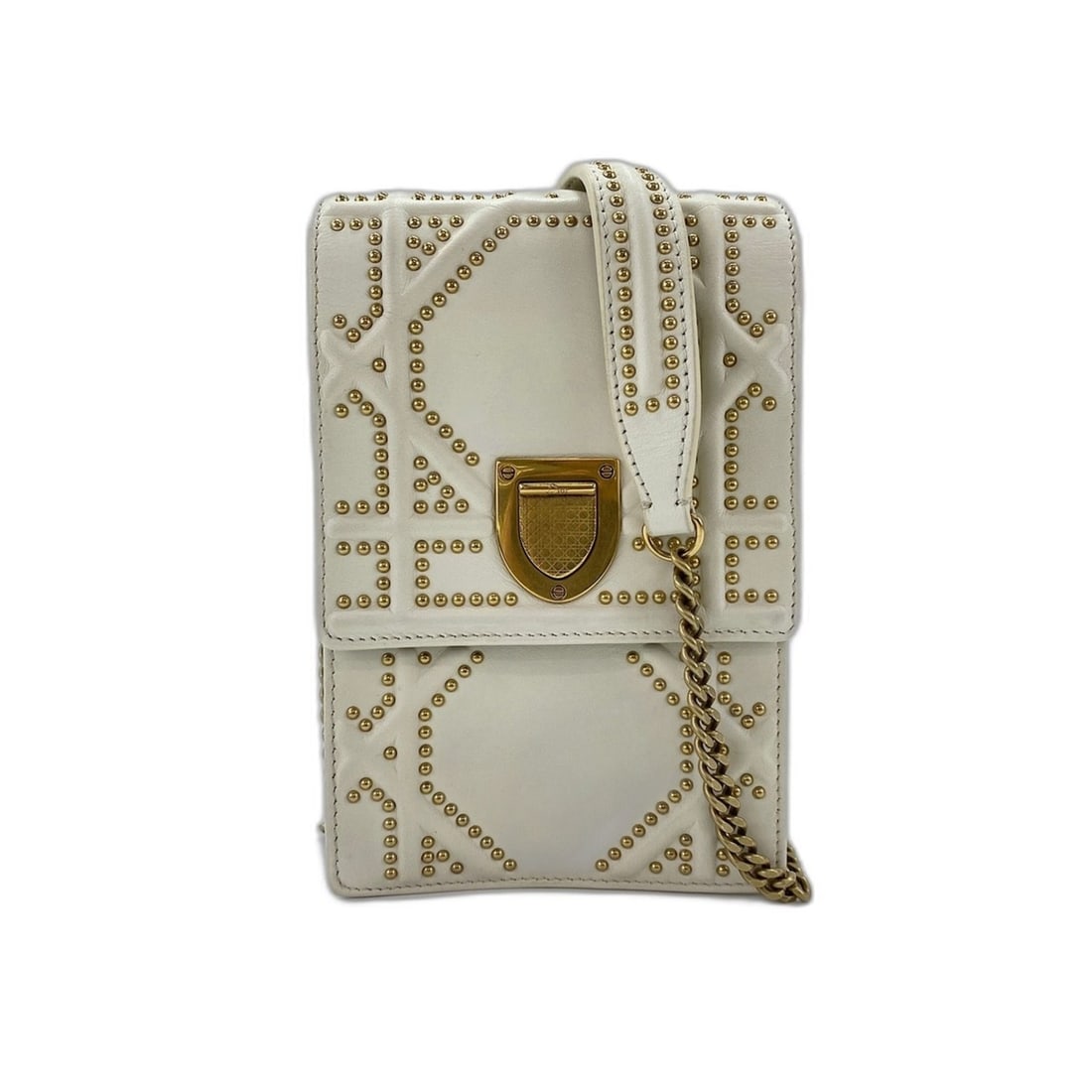 Christian Dior Diorama Shoulder Bag, Leather, White: --- Catalog ---Category: SizeSize (HxWxD): 16cm x 11cm x 7cm / 6.29'' x 4.33'' x 2.75''Strap Length: 112cm / 44.09''Category: DesignType: Shoulder bagColor: WhiteGender: WomenCategory: GeneralBrand: C