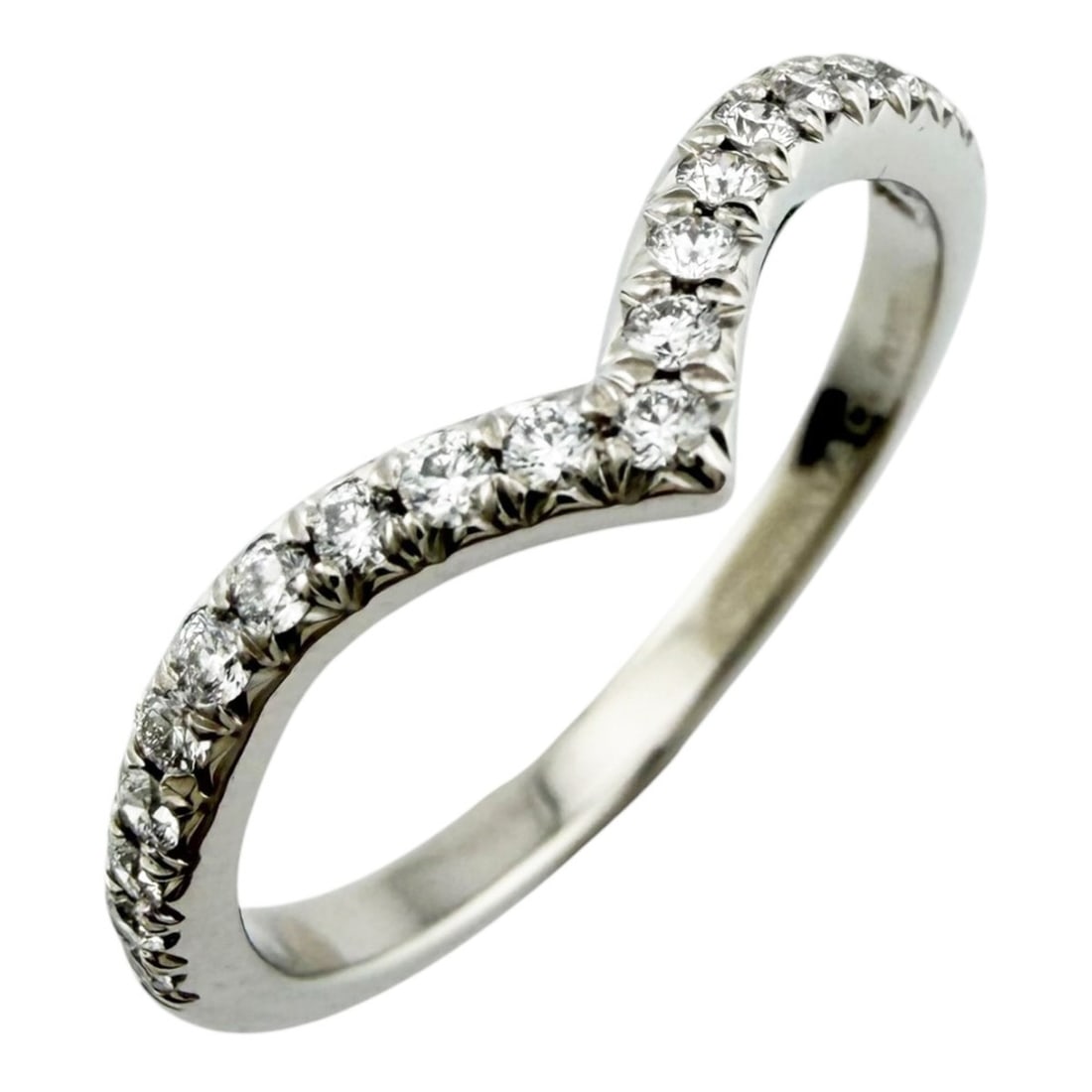 Tiffany & Co. Soleste V Ring, 1 Pt Platinum Diamond Ring for Women.: --- Catalog ---Category: PackNumber in Pack: 1Category: SizeJP Size: 12.5US Size: 6.5Category: DesignType: Band ringColor: SilverGender: WomenMaterial: Platinum 950Category: GeneralBrand: Tiffany--- I