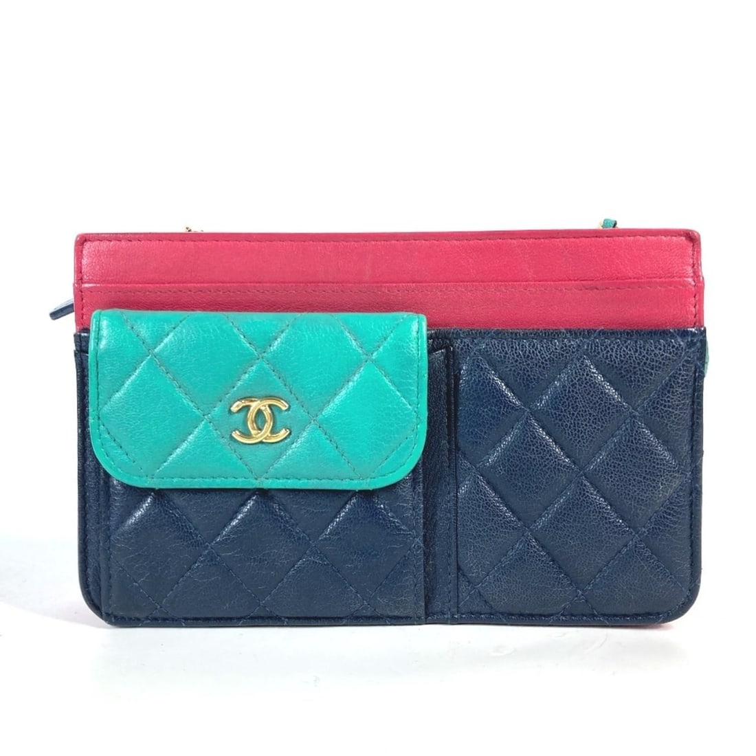 CHANEL AP1138 2020 Cruise Tricolor Chain Wallet CC Coco Mark Bag Shoulder Crossbody Pochette Long: --- Catalog ---Category: SizeSize (HxWxD): 12cm x 18.5cm x 4cm / 4.72'' x 7.28'' x 1.57''Category: DesignType: Pochette, Shoulder bagColor: Navy, PinkGender: WomenMaterial: Grained Calfskin Category: 