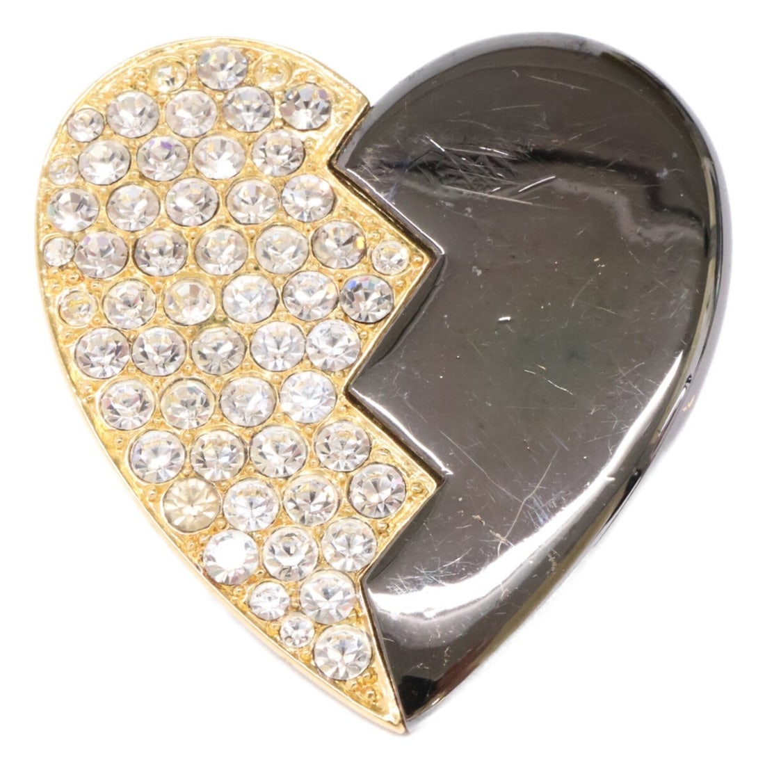 Yves Saint Laurent Rhinestone Heart Brooch, Gold Gunmetal, Women's: --- Catalog ---Category: SizeSize (HxWxD): 5.4cm x 5.2cm / 2.12'' x 2.04''Category: DesignType: BroochColor: Gold, GunmetalGender: WomenMaterial: MetalCategory: GeneralBrand: Yves Saint Laurent--- Ite