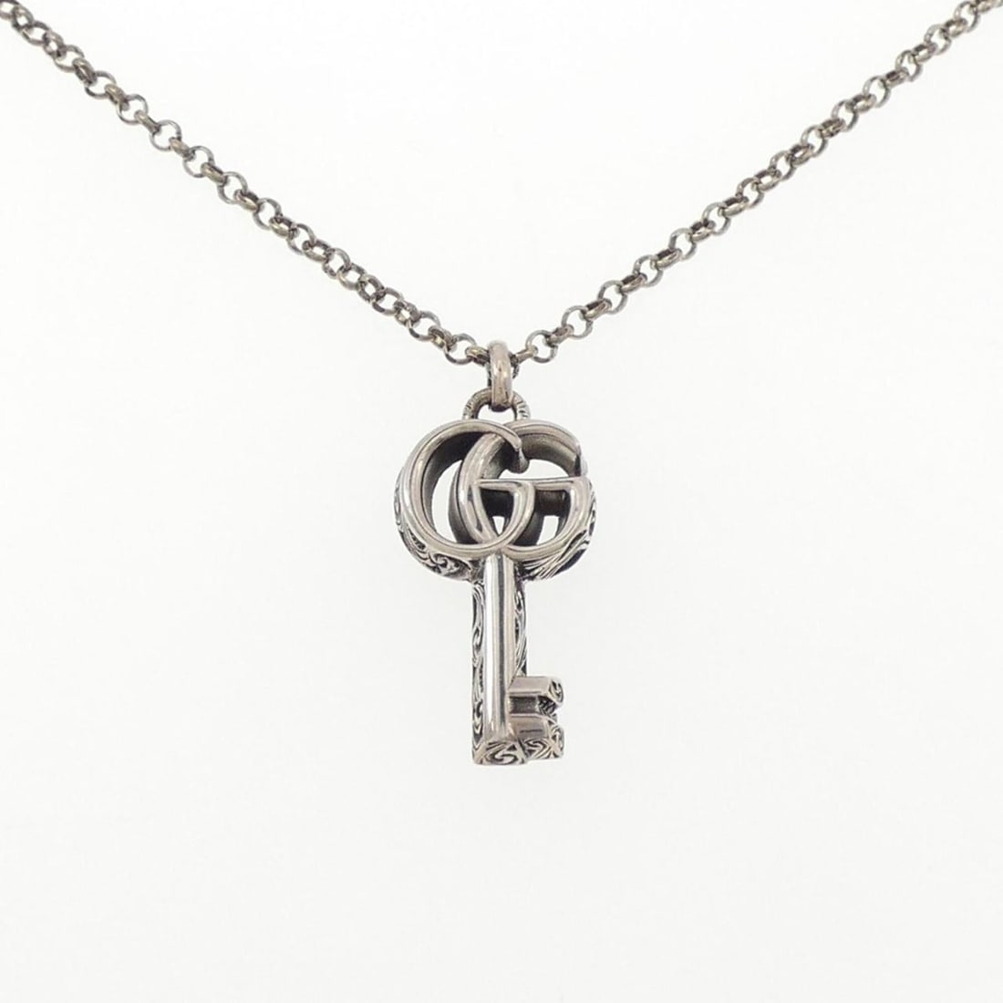 Gucci Double G Key Necklace: --- Catalog ---Category: SizePendant Size: 35mm x 16mm / 1.37'' x 0.62''Neck Circumference: 49 cm / 19.29''Category: DesignGender: WomenMaterial: Silver 925Pendant Type: PendantNecklace Type: