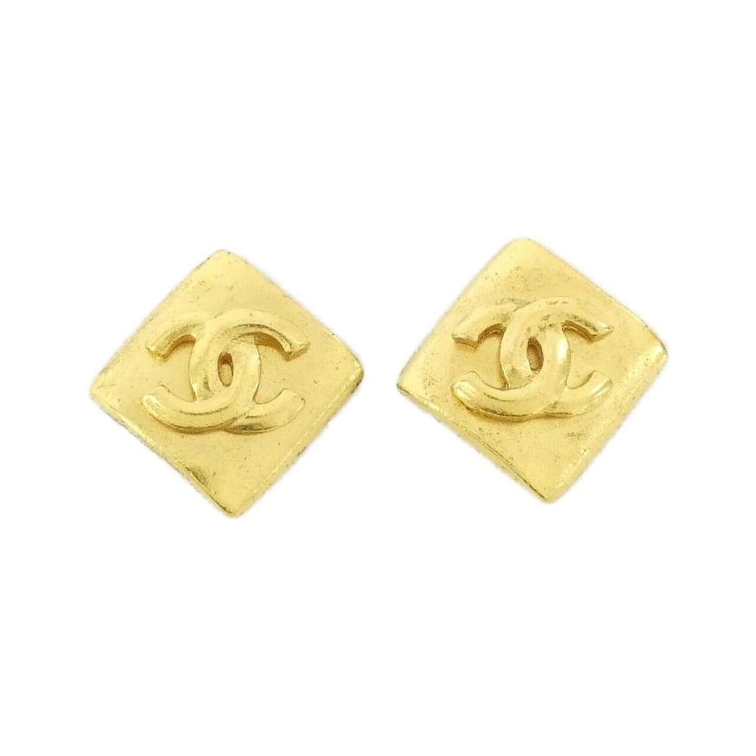 Chanel earrings: --- Catalog ---Category: SizeSize (HxWxD): 20.00mm x 20.00mm / 0.79'' x 0.79''Category: DesignType: Clip earringsColor: GoldGender: WomenCategory: GeneralBrand: Chanel--- Item List ---Section: