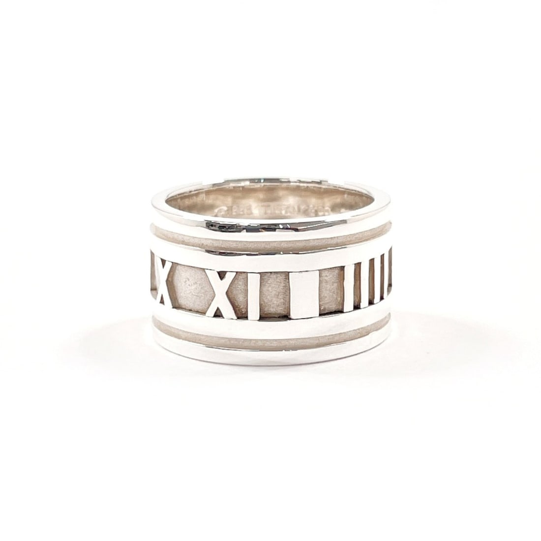 TIFFANY&Co. Tiffany Atlas Ring, Sterling Silver 925, Size 14, Unisex: --- Catalog ---Category: SizeJP Size: 14US Size: 7Category: DesignType: Band ringColor: SilverGender: Men,WomenMaterial: Silver 925Category: GeneralBrand: Tiffany--- Item List ---Section: ConditionRan