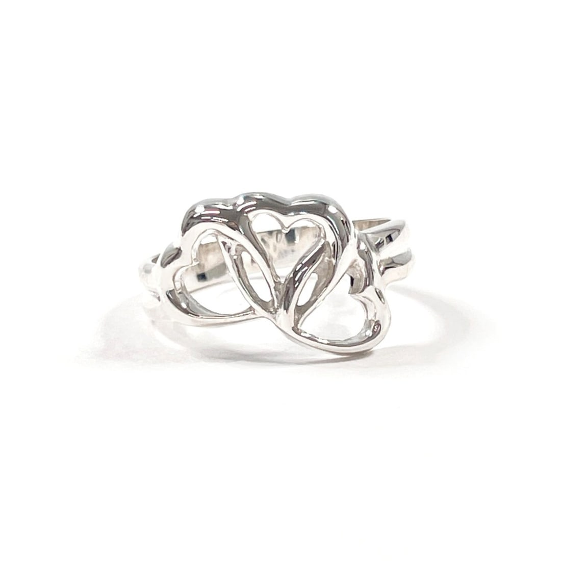 TIFFANY&Co. Tiffany Triple Heart Ring, Sterling Silver 925, Size 11, Silver, Women's: --- Catalog ---Category: SizeJP Size: 6US Size: 11Category: DesignType: Band ringColor: SilverGender: WomenMaterial: Silver 925Category: GeneralBrand: Tiffany--- Item List ---Section: ConditionRanking
