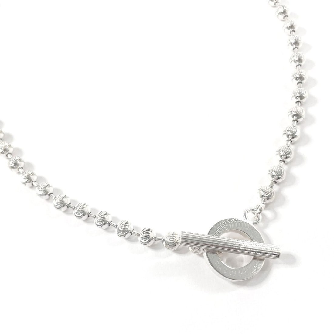 GUCCI Ball Chain Necklace 602736 J8400 8106, Sterling Silver 925, Unisex: --- Catalog ---Category: SizePendant Size: 16mm x 16mm / 0.62'' x 0.62''Neck Circumference: 42 cm / 16.53''Category: DesignColor: SilverGender: Men,WomenMaterial: Silver 925Necklace Type: NecklaceCate