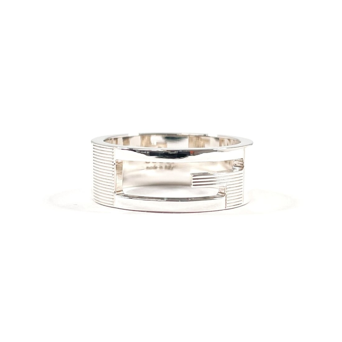 GUCCI Branded Cutout G Ring, Sterling Silver 925, Size 17.5cm, Men's: --- Catalog ---Category: SizeJP Size: 17.5US Size: 8.5Category: DesignType: Band ringColor: SilverGender: MenMaterial: Silver 925Category: GeneralBrand: GucciCountry of Origin: Italy--- Item List ---S