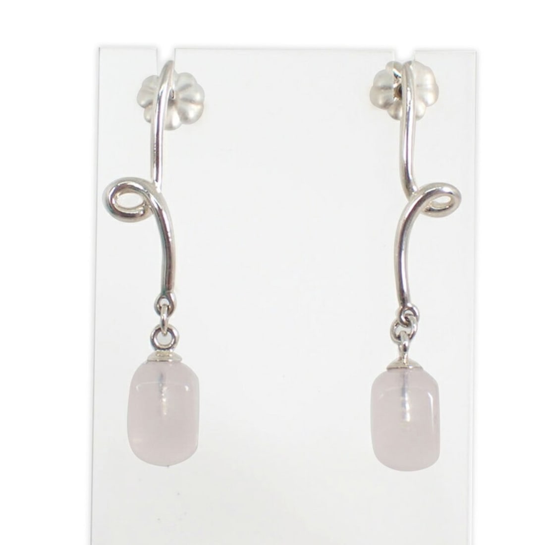 TIFFANY & Co. 925 Rose Quartz Earrings: --- Catalog ---Category: SizeSize (HxWxD): 39.10mm x 11.10mm / 1.54'' x 0.44''Category: DesignType: Stud earringsStone: QuartzGender: WomenMaterial: Sterling silver 925Category: GeneralBrand: Tiffany-