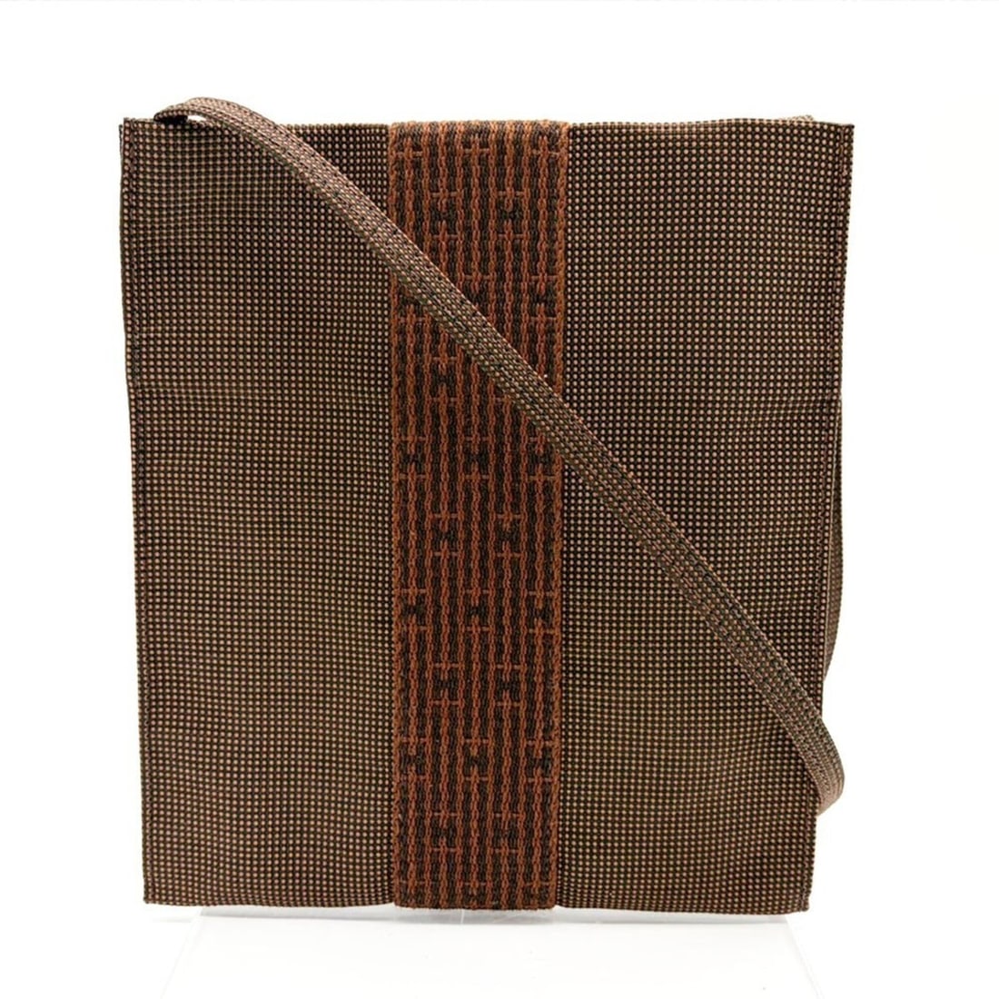 Hermes Herline Pochette Shoulder Bag, Nylon Canvas, Brown: --- Catalog ---Category: SizeSize (HxWxD): 19cm x 16.5cm / 7.48'' x 6.49''Category: DesignType: Pochette, Shoulder bagColor: BrownGender: WomenMaterial: Nylon canvas Category: GeneralBrand: Hermes--- 