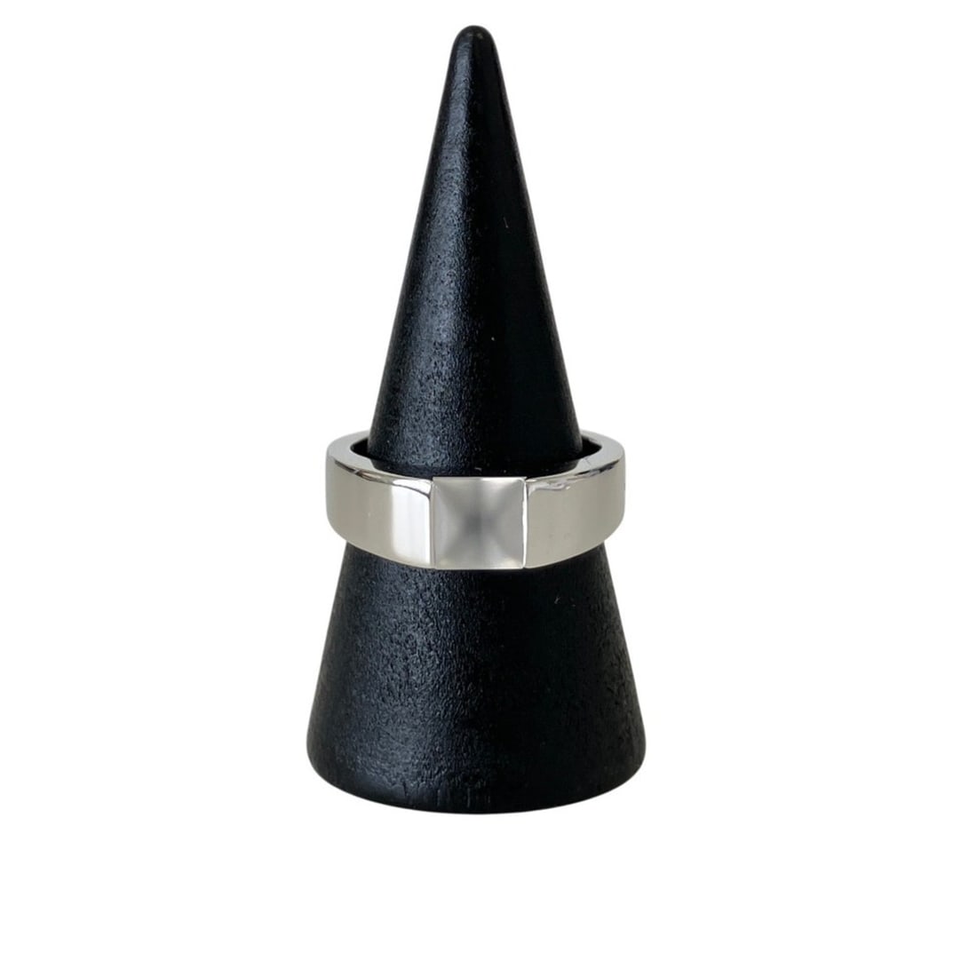 Cartier Tank Moonstone Ring, Size 1, 750 White Gold, Women's: --- Catalog ---Category: SizeJP Size: 13US Size: 6.5Category: DesignType: Band ringGender: WomenMaterial: White gold (18K)Category: GeneralBrand: Cartier--- Item List ---Section: ConditionRanking: Ran