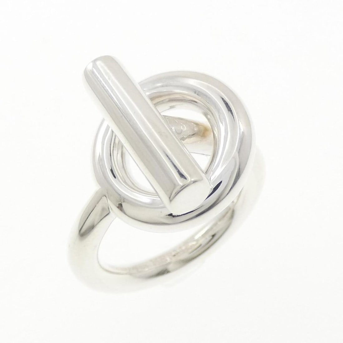 Hermes Hermès Echappé Ring: --- Catalog ---Category: SizeUS Size: 5Brand Size: 49Category: DesignType: Band ringGender: WomenMaterial: Silver 925Category: GeneralMPN: H103658BBrand: Hermes--- Item List ---Section: