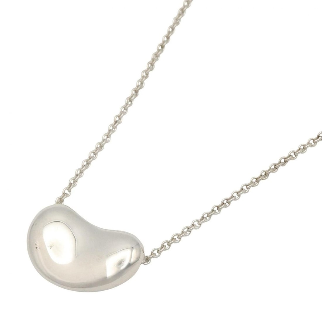 Tiffany & Co. Bean Necklace, Sterling Silver 925, Tone, for Men and Women: --- Catalog ---Category: SizePendant Size: 13mm x 20.4mm / 0.51'' x 0.8''Neck Circumference: 41 cm / 16.14''Category: DesignColor: SilverGender: Men,WomenMaterial: Silver 925Necklace Type: NecklaceCat