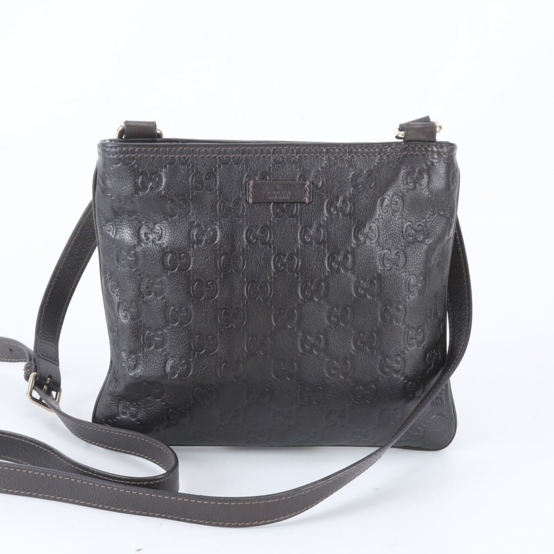Gucci Guccissima 201538 Leather Shoulder Bag Messenger Brown Men's: --- Catalog ---Category: SizeSize (HxWxD): 21cm x 23cm x 1cm / 8.26'' x 9.05'' x 0.39''Strap Length: 122cm / 48.03''Category: DesignType: Shoulder bagColor: Dark brownGender: MenMaterial: Leather Cate