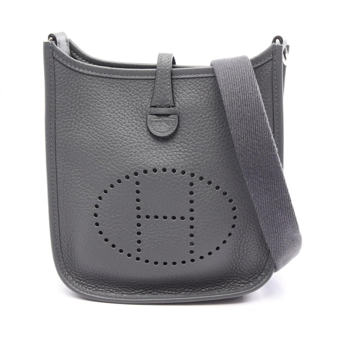 Hermes Evelyne Amazon TPM Gris Misty Shoulder Bag/Handbag, Taurillon Clemence Leather, Women's, Gray: --- Catalog ---Category: SizeSize (HxWxD): 18cm x 16.5cm x 5.5cm / 7.08'' x 6.49'' x 2.16''Category: DesignType: Shoulder bagColor: GrayGender: WomenMaterial: Taurillon clemence leather Category: Gene