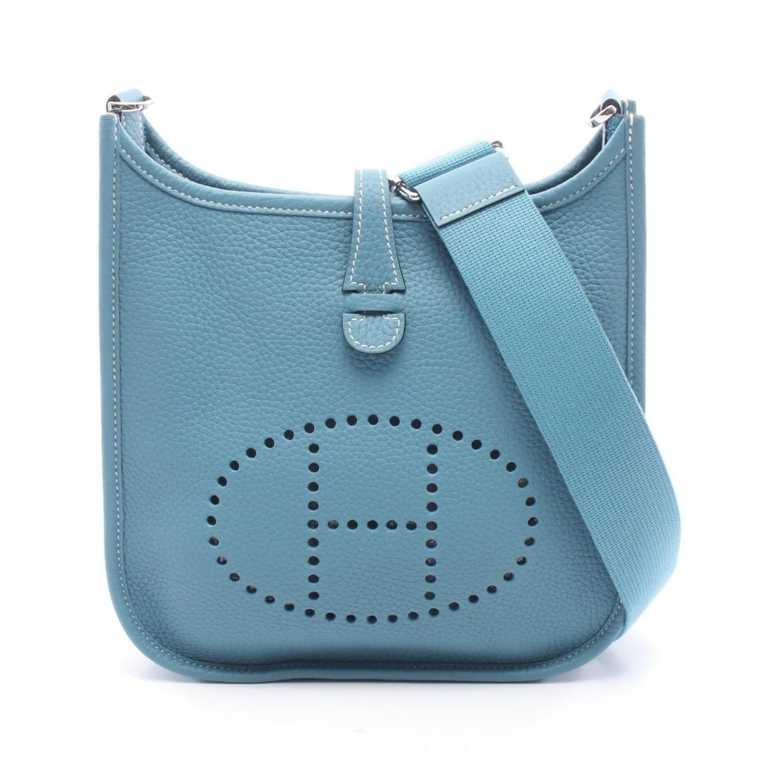 Hermes Evelyne 23 New Blue Jean Shoulder Bag/Handbag, Taurillon Clemence Leather, Women's,: --- Catalog ---Category: SizeSize (HxWxD): 22cm x 23cm x 5.5cm / 8.66'' x 9.05'' x 2.16''Category: DesignType: Shoulder bagColor: Blue, Blue jeanGender: WomenMaterial: Taurillon clemence leather Categ