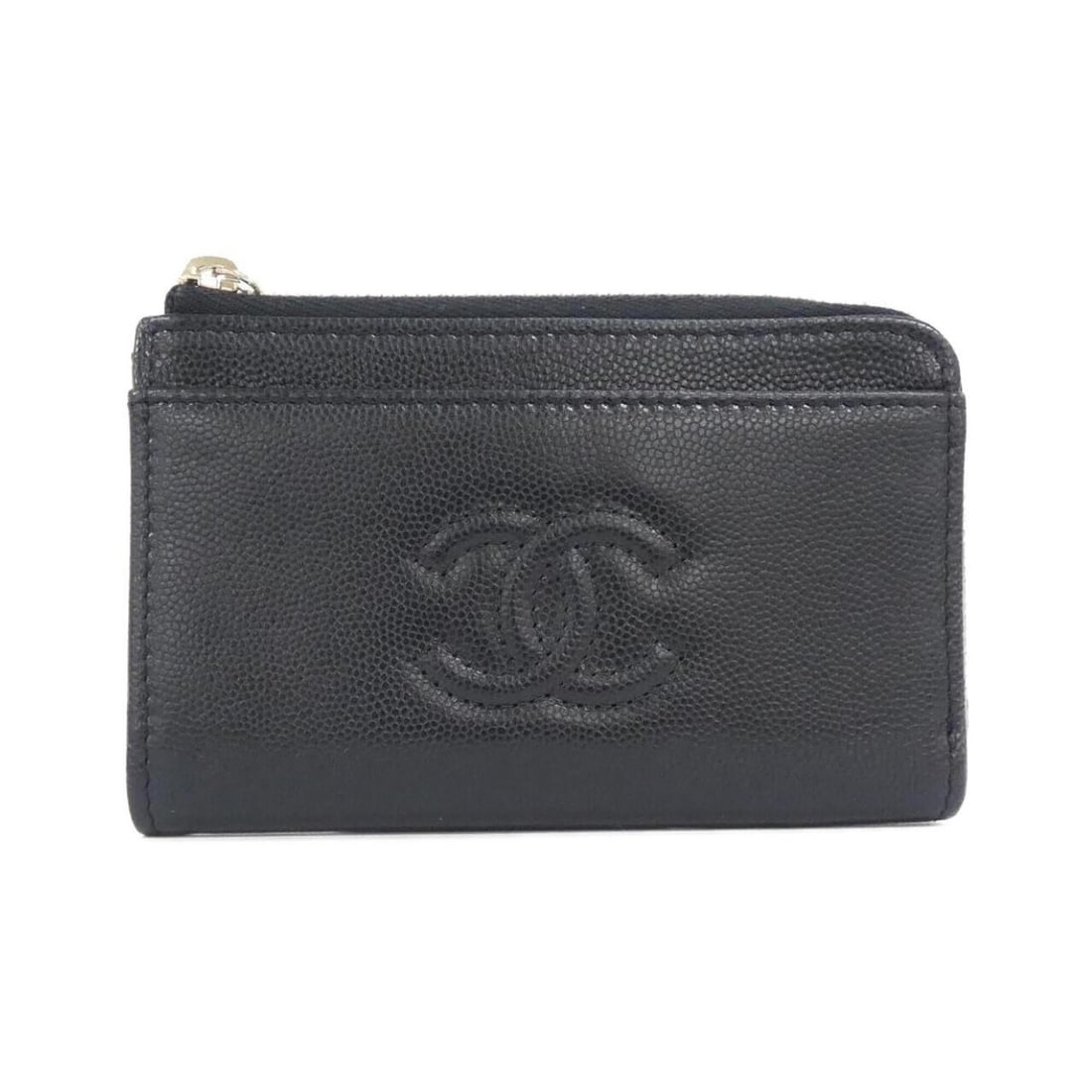Chanel AP4661 Business Card Holder/Card Case: --- Catalog ---Category: DesignType: Card caseColor: BlackGender: WomenMaterial: Grained Calfskin Category: GeneralMPN: AP4661Brand: ChanelCategory: Physical PropertiesSize (HxWxD): 8cm x 13cm x 2cm