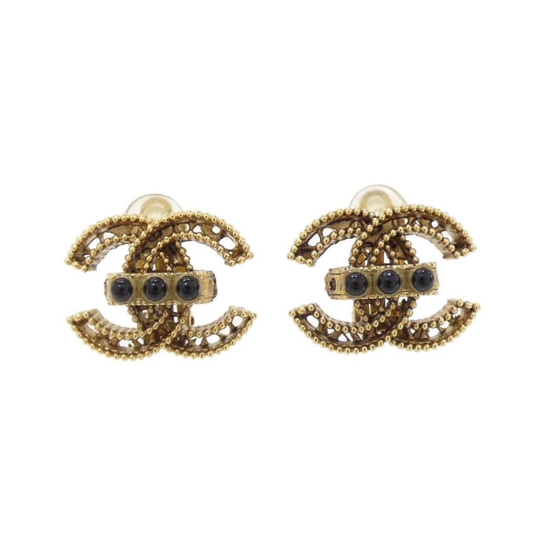 Chanel earrings: --- Catalog ---Category: SizeSize (HxWxD): 15.00mm x 24.00mm / 0.59'' x 0.94''Category: DesignType: Clip earringsColor: Black, GoldGender: WomenCategory: GeneralBrand: Chanel--- Item List ---Section: