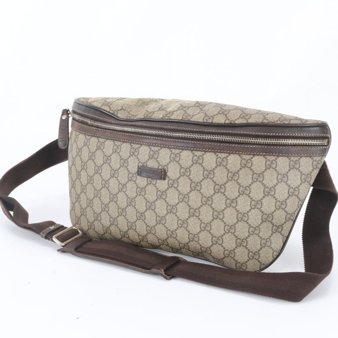 Gucci GG Supreme 211110 Leather 2-Way Body Bag, Waist Pouch, Shoulder Tote Bag for Men: --- Catalog ---Category: SizeSize (HxWxD): 18cm x 30cm x 8cm / 7.08'' x 11.81'' x 3.14''Category: DesignType: Fanny pack, Shoulder bag, Sling bag, Tote bagColor: Beige, BrownGender: MenMaterial: Leath