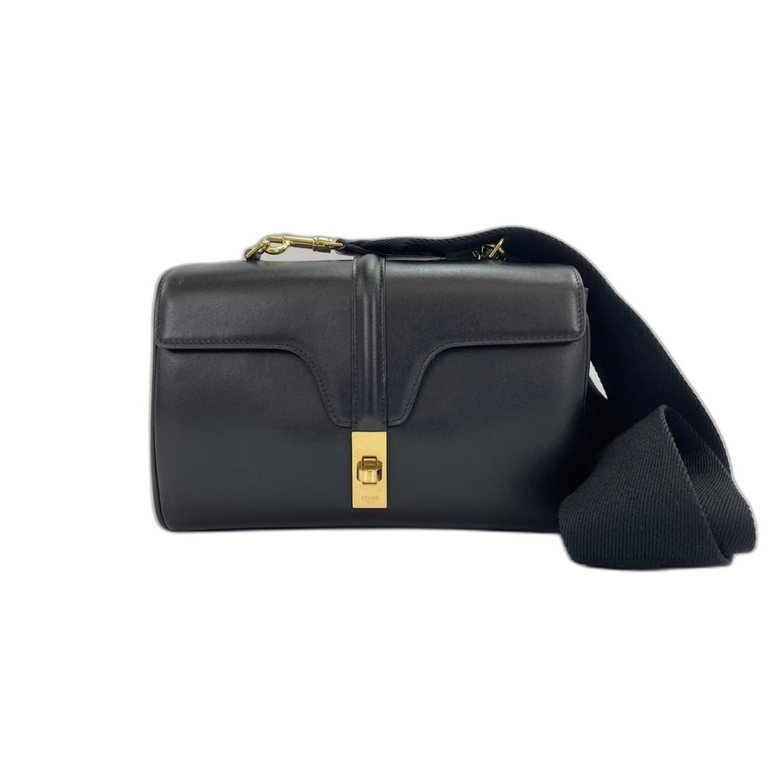 Celine Teen Soft 16 (Seize) Shoulder Bag, Leather, Black: --- Catalog ---Category: SizeSize (HxWxD): 18cm x 23cm x 5cm / 7.08'' x 9.05'' x 1.96''Category: DesignType: Shoulder bagColor: BlackGender: WomenMaterial: Leather Category: GeneralBrand: Celine--- It