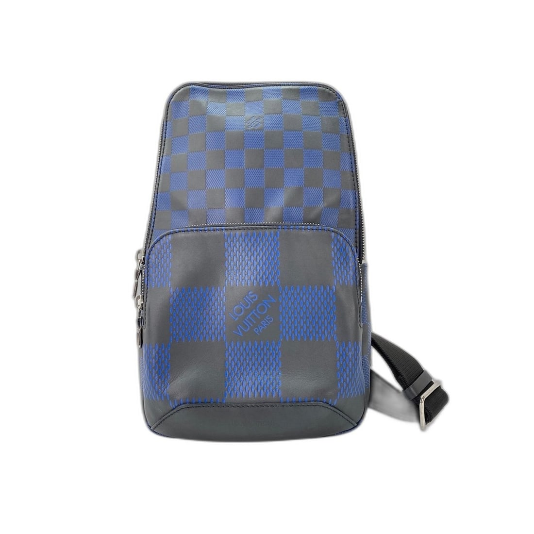 Louis Vuitton 3D Avenue Body Bag, Blue: --- Catalog ---Category: SizeSize (HxWxD): 30cm x 19cm x 5cm / 11.81'' x 7.48'' x 1.96''Strap Length: 56cm - 92cm / 22.04'' - 36.22''Category: DesignType: Sling bagColor: BlueGender: WomenCategory: Ge
