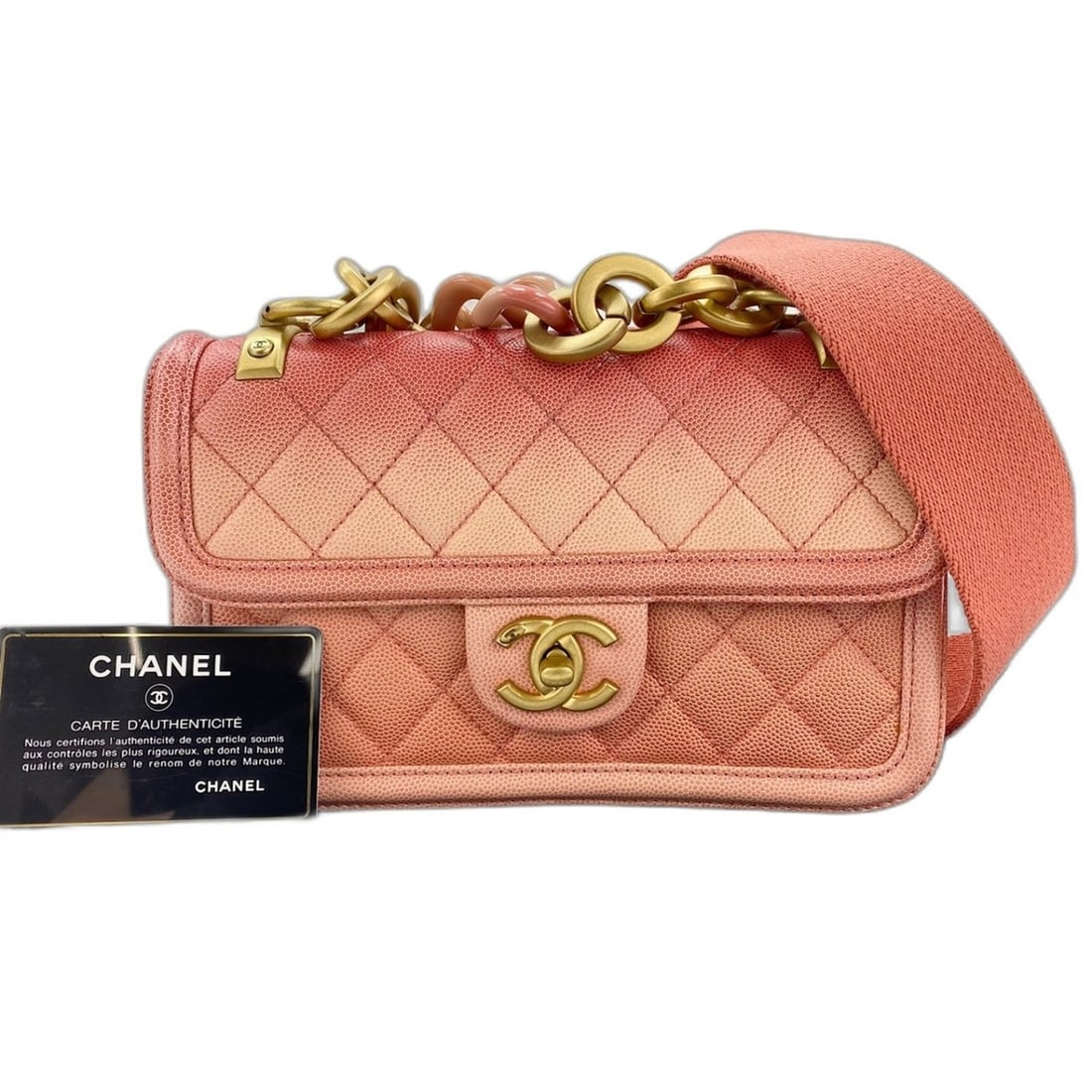 Chanel Matelassé Shoulder Bag, Pink: --- Catalog ---Category: SizeSize (HxWxD): 15cm x 22cm x 5cm / 5.9'' x 8.66'' x 1.96''Category: DesignType: Shoulder bagColor: PinkGender: WomenCategory: GeneralBrand: Chanel--- Item List ---Section: 