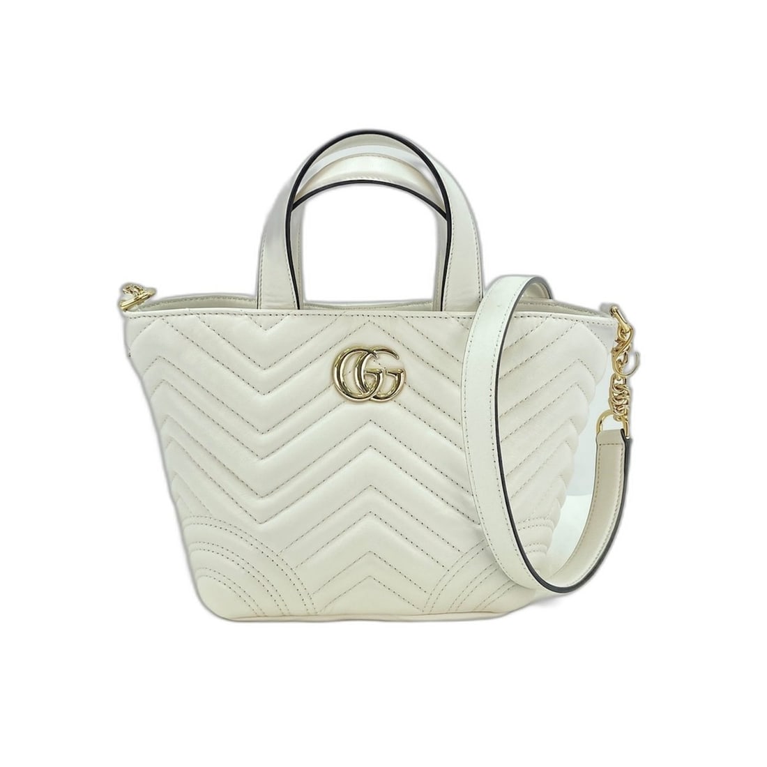 Gucci GG Marmont Shoulder Bag, Leather, White: --- Catalog ---Category: SizeHandle Drop: 10.00cm / 3.94''Size (HxWxD): 18cm x 18cm x 12cm / 7.08'' x 7.08'' x 4.72''Strap Length: 106cm / 41.73''Category: DesignType: Shoulder bagColor: WhiteGender: 