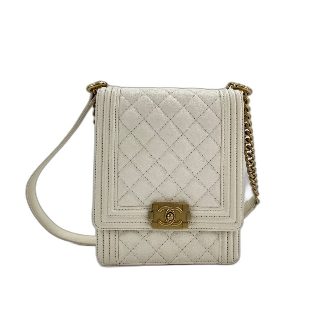 Chanel Boy Vertical Shoulder Bag, White: --- Catalog ---Category: SizeSize (HxWxD): 20cm x 16cm x 5cm / 7.87'' x 6.29'' x 1.96''Strap Length: 56cm / 22.04''Category: DesignType: Shoulder bagColor: WhiteGender: WomenCategory: GeneralLine: Boy