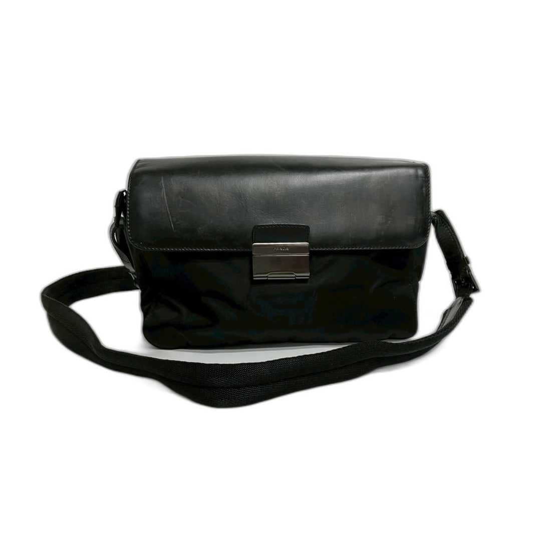 Prada PRADA Shoulder Bag, Nylon, Black: --- Catalog ---Category: SizeSize (HxWxD): 15cm x 24cm x 7cm / 5.9'' x 9.44'' x 2.75''Strap Length: 102cm / 40.15''Category: DesignType: Shoulder bagColor: BlackGender: WomenMaterial: Nylon Category: 